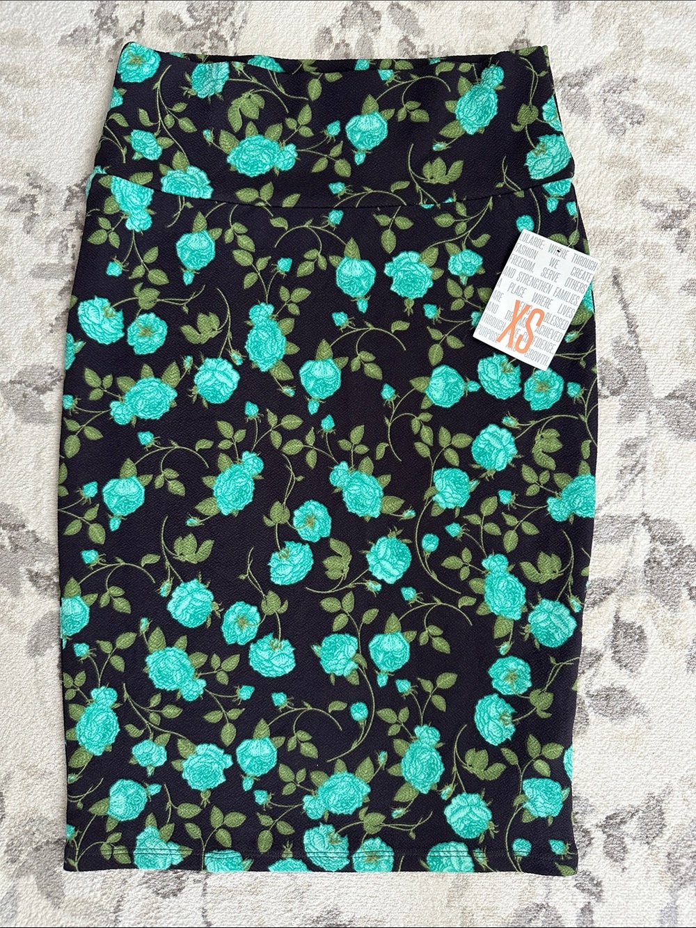 NWT LuLaRoe Cassie Floral Pencil Skirt in Teal Rose Print - XS